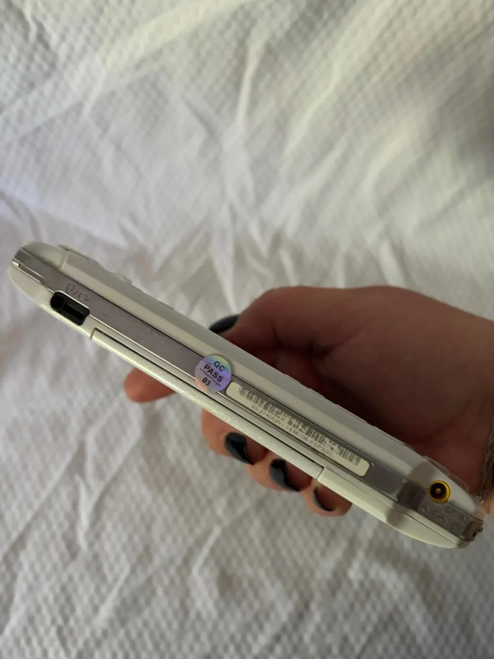 SONY ORIGINAL PSP in white Handheld Video gaming system, cords, battery, & more